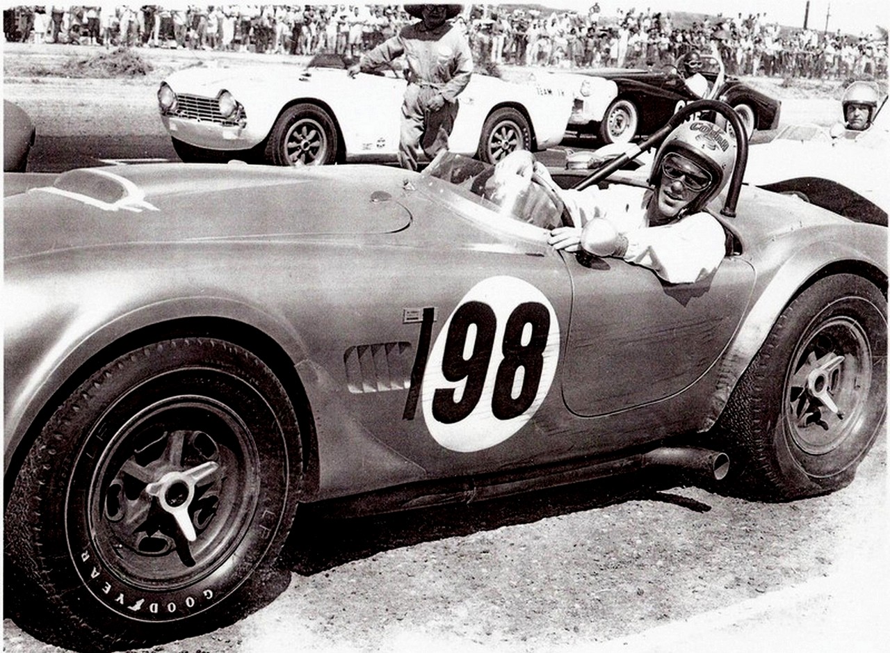 Dave MacDonald in Shelby Cobra CSX2136 1963 Hawaiian GP